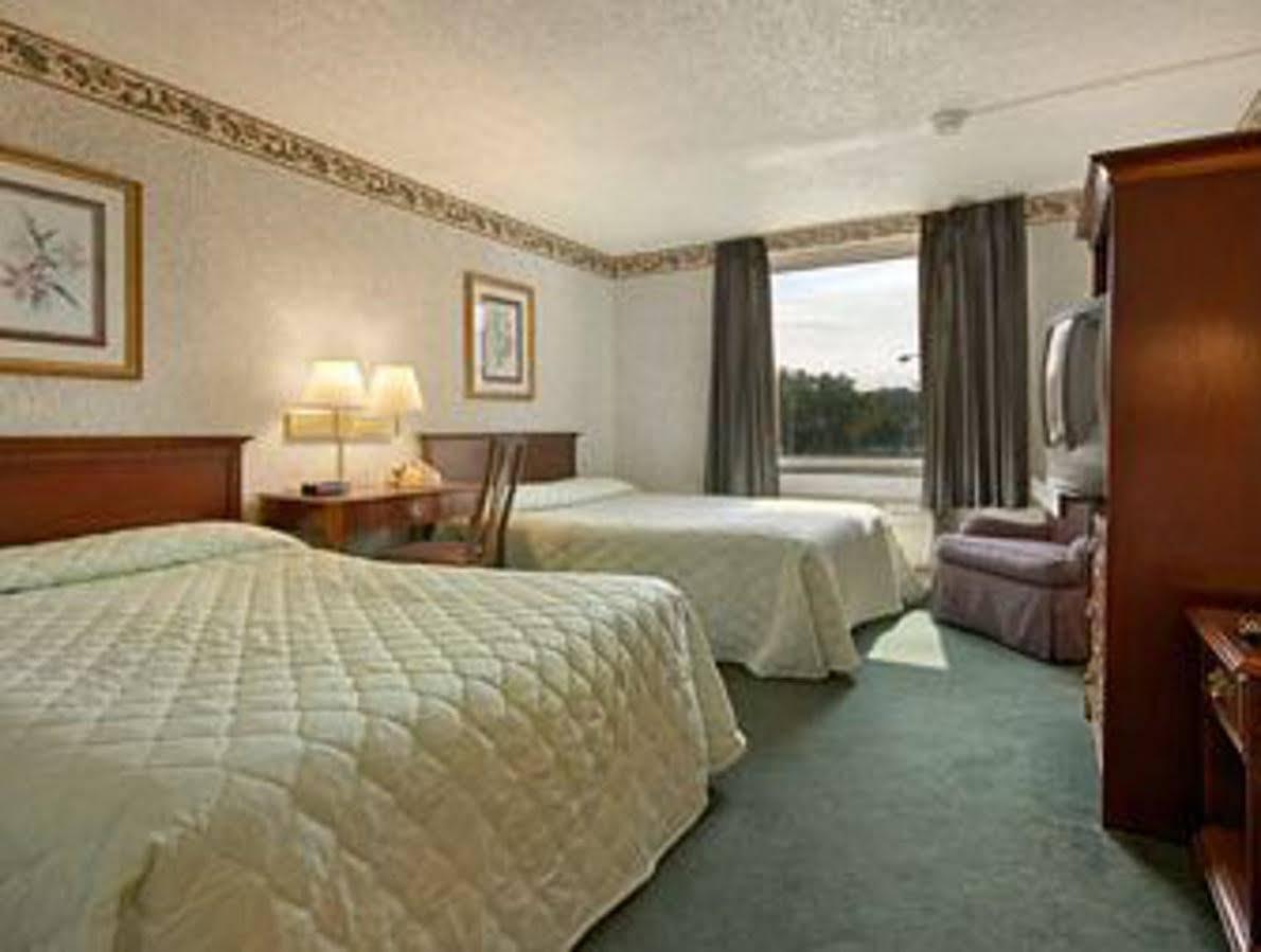 Rodeway Inn Filadelfia Habitación foto